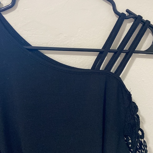SHEIN black lace shoulder top - Picture 3 of 4